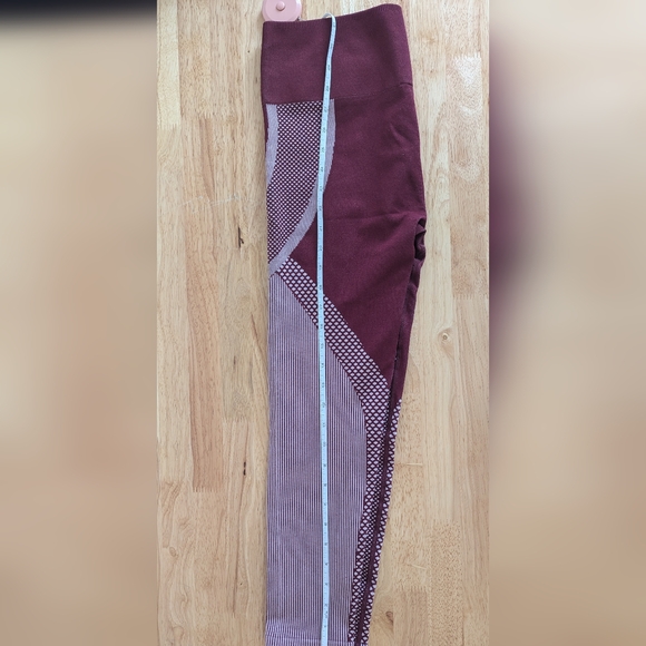 Fabletics Workout Set - Picture 5 of 5